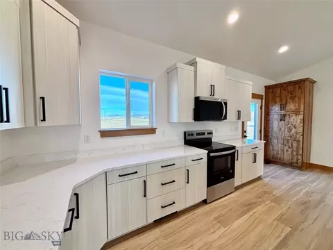 Kitchen - 120 Thomas Way, Dillon, MT 59725 photo 3 of 4