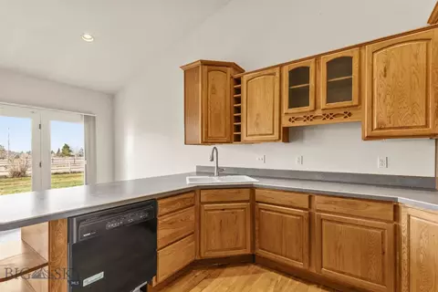 284 Fireside Dr, Bozeman, MT 59718 photo 9