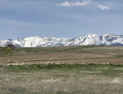 100 Queen Ln, Clyde Park, MT 59047