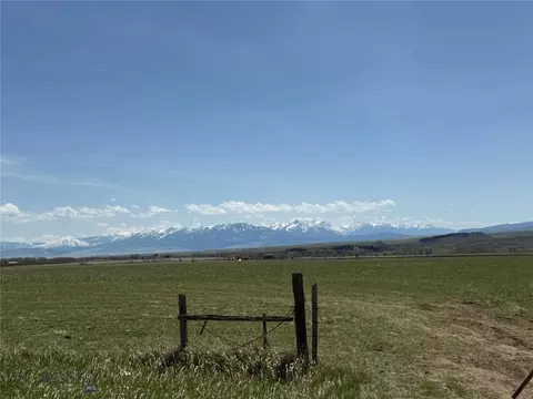 100 Queen Ln, Clyde Park, MT 59047 photo 3