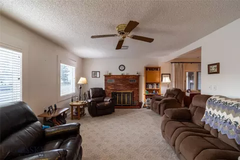 Living - 619 Everett St, Big Timber, MT 59011 photo 2 of 4