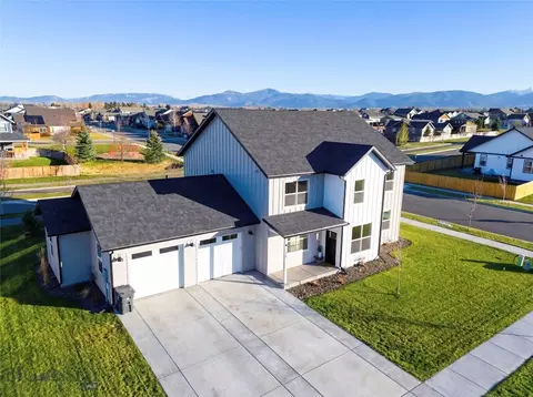 18 Arrow Peak Ct, Bozeman, MT 59718