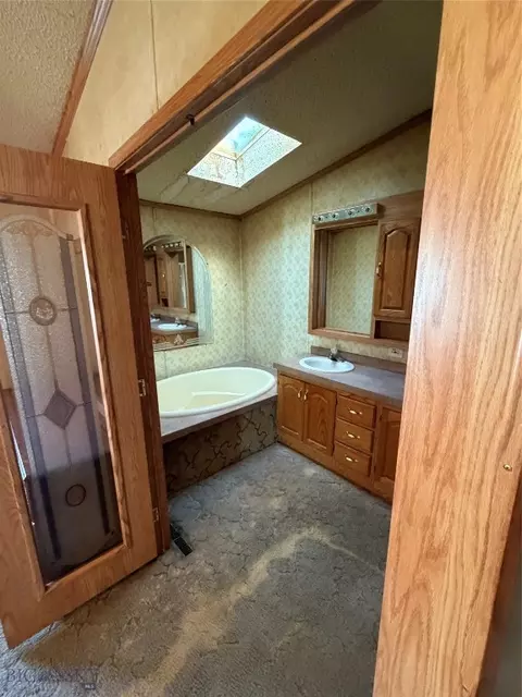 Bath - 112 N Pine St, Townsend, MT 59644 photo 2 of 3