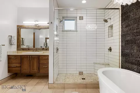 Bath - 1719 Midfield St, Bozeman, MT 59715 photo 2 of 7