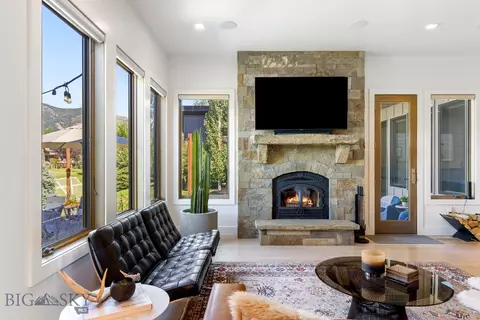 Living - 1719 Midfield St, Bozeman, MT 59715 photo 4 of 10