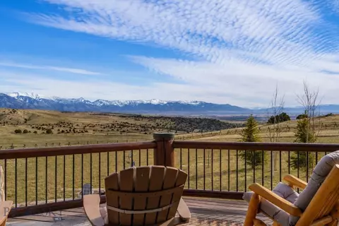 330 Yucca Pass Rd, Manhattan, MT 59741