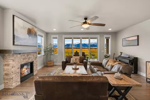 Living - 2019 E Silver Cir, Belgrade, MT 59714 photo 4 of 7
