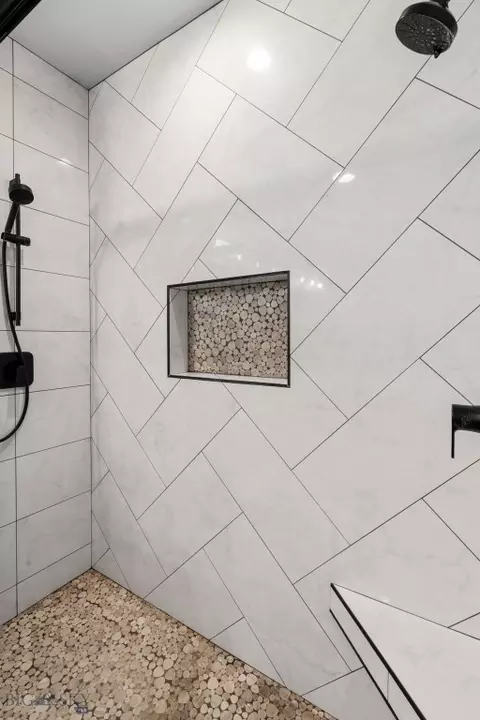 Bath - 2019 E Silver Cir, Belgrade, MT 59714 photo 4 of 7