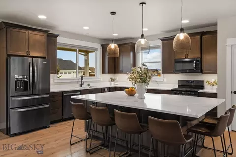 Kitchen - 2019 E Silver Cir, Belgrade, MT 59714 photo 5 of 7
