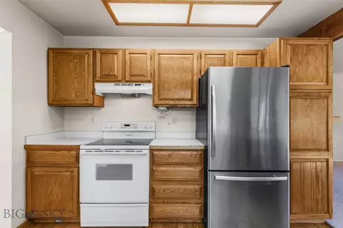 Kitchen - 43 Hitching Post Rd, Bozeman, MT 59715 photo 3 of 4