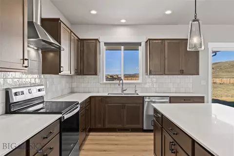 Kitchen - 259 Rolling Prairie Way, Three Forks, MT 59752 photo 5 of 7