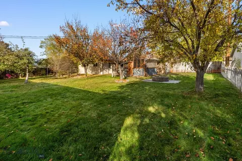 Exterior - 202 N Walnut St, Townsend, MT 59644 photo 2 of 3