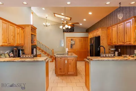 106 E Hamilton St, Sheridan, MT 59749