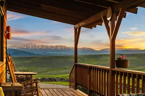 3 Highland Ranch Rd, Wilsall, MT 59086