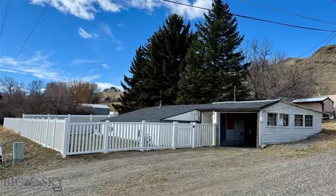 907 E Montana St, Livingston, MT 59047