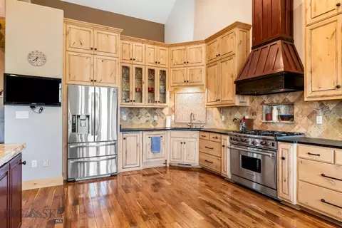 Kitchen - 115 Holding Pen Rd, Cameron, MT 59720 photo 3 of 4