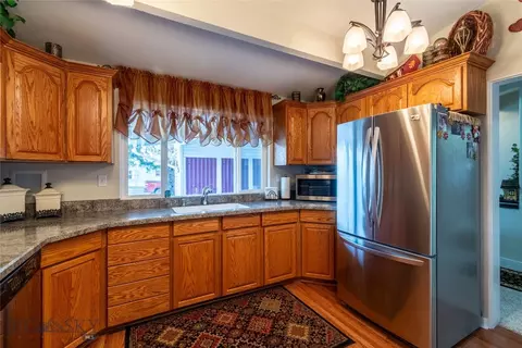 Kitchen - 319 E 7th Ave, Big Timber, MT 59011 photo 8 of 8