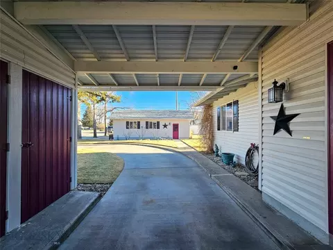 Exterior - 319 E 7th Ave, Big Timber, MT 59011 photo 3 of 11