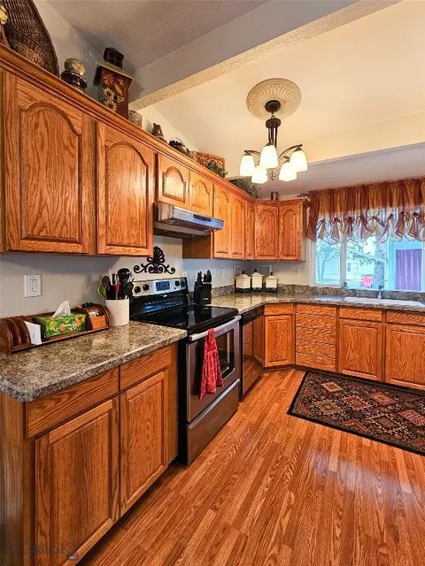 Kitchen - 319 E 7th Ave, Big Timber, MT 59011 photo 3 of 8
