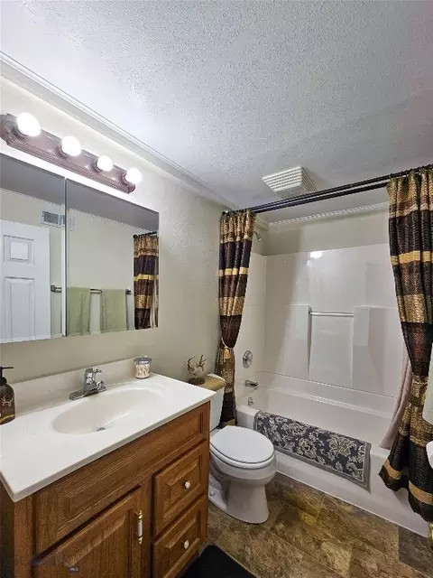 Bath - 319 E 7th Ave, Big Timber, MT 59011 photo 2 of 2