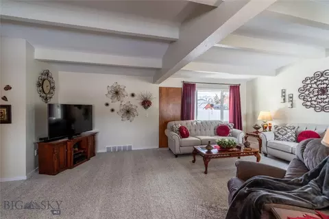Living - 319 E 7th Ave, Big Timber, MT 59011 photo 4 of 5