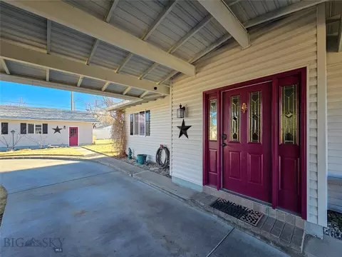 Exterior - 319 E 7th Ave, Big Timber, MT 59011 photo 2 of 11