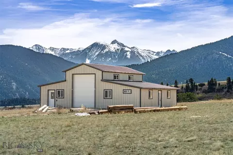 137 Buffalo Trl, Livingston, MT 59047