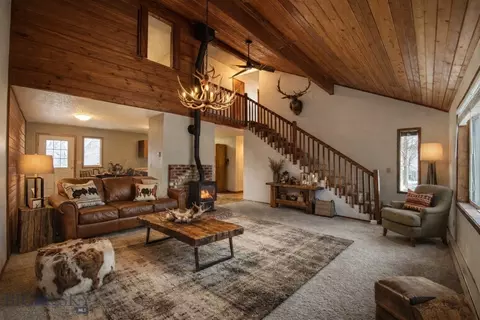 911 Jeanette Pl #D, Belgrade, MT 59714