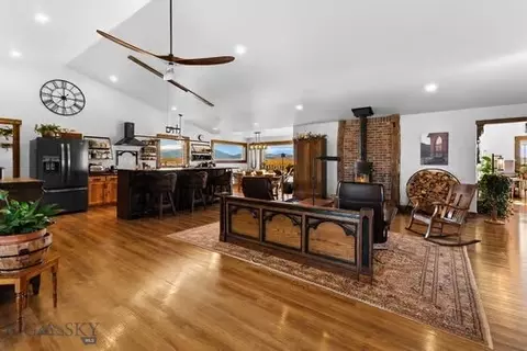 Living - 42 Lynx Ct, Dillon, MT 59725 photo 2 of 3