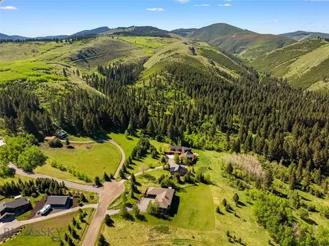 303 S Big Elk Meadow Rd, Gallatin Gateway, MT 59730
