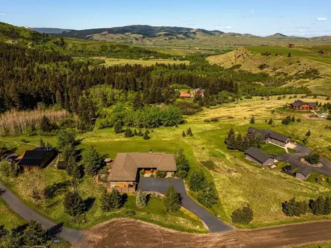 303 S Big Elk Meadow Rd, Gallatin Gateway, MT 59730
