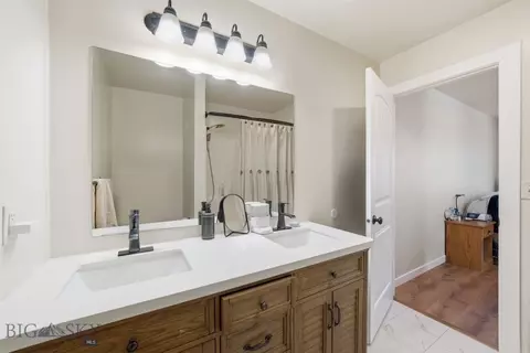 Bath - 250 Jackson Ln, Belgrade, MT 59714 photo 3 of 3