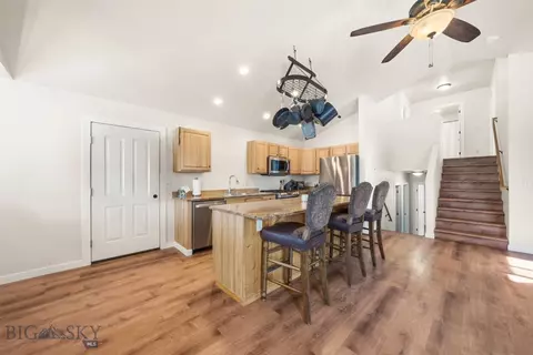 Kitchen - 250 Jackson Ln, Belgrade, MT 59714 photo 2 of 5