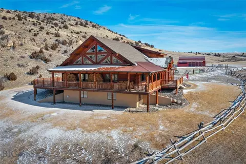 1460 Horseshoe Gulch Rd, Manhattan, MT 59741