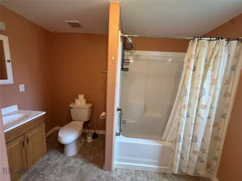 Bath - 207 Harris, Big Timber, MT 59011 photo 1 of 1