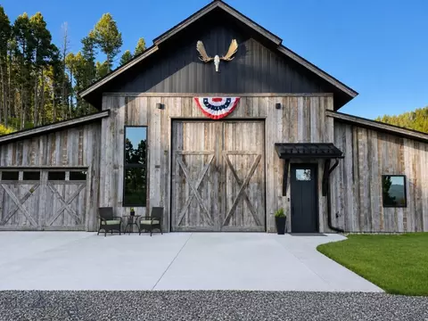 182 Elk Ridge Rd, Livingston, MT 59047