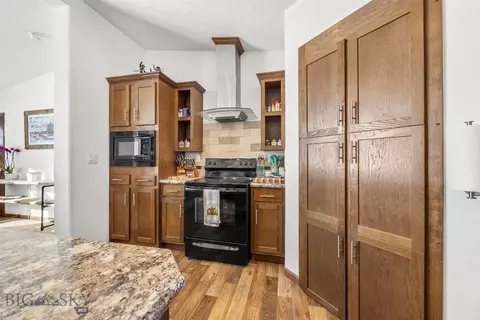 Kitchen - 75 Apex W, Dillon, MT 59725 photo 4 of 7