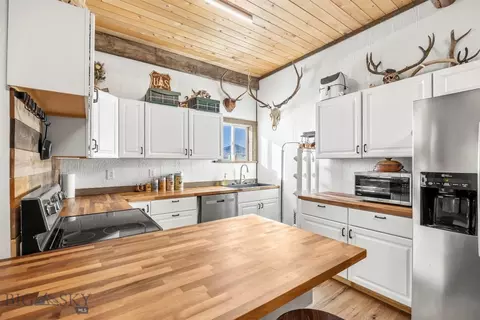 Kitchen - 75 Apex W, Dillon, MT 59725 photo 7 of 7