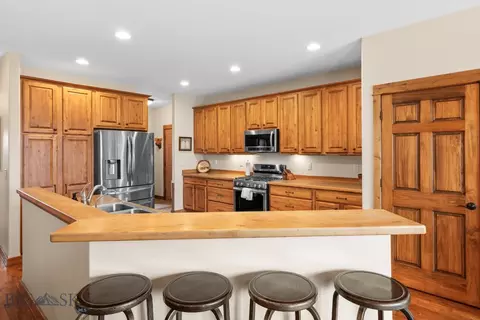 Kitchen - 67 Upper Rainbow Rd, Bozeman, MT 59718 photo 4 of 8
