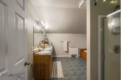 Bath - 91 E Allison Ave, Belgrade, MT 59714 photo 3 of 9