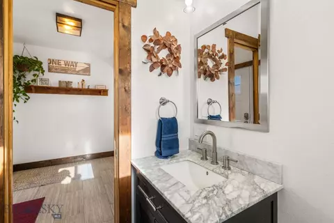 Bath - 91 E Allison Ave, Belgrade, MT 59714 photo 2 of 9