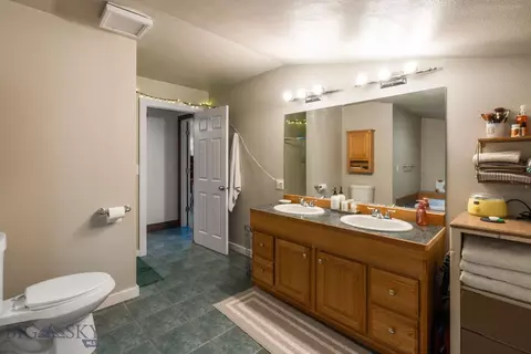 Bath - 91 E Allison Ave, Belgrade, MT 59714 photo 5 of 9