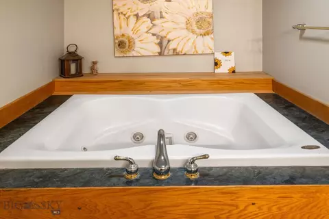 Bath - 91 E Allison Ave, Belgrade, MT 59714 photo 7 of 9