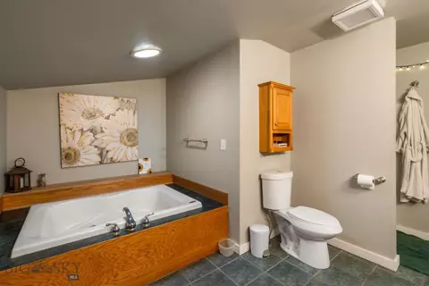Bath - 91 E Allison Ave, Belgrade, MT 59714 photo 6 of 9