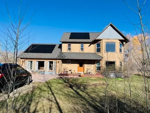 402 2nd Ave N, Clyde Park, MT 59018