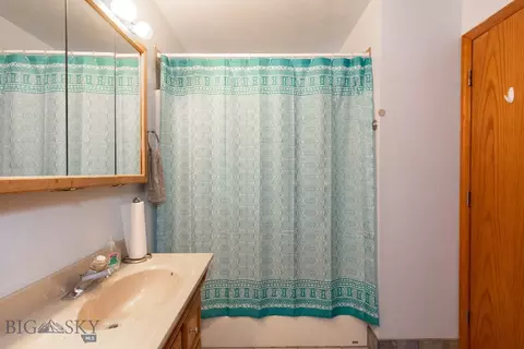 Bath - 620 3rd Ave W, Three Forks, MT 59752 photo 2 of 4
