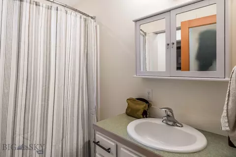 Bath - 1719 E Aspen St, Bozeman, MT 59715 photo 5 of 5