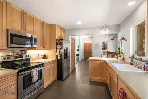 Kitchen - 1719 E Aspen St, Bozeman, MT 59715 photo 2 of 7