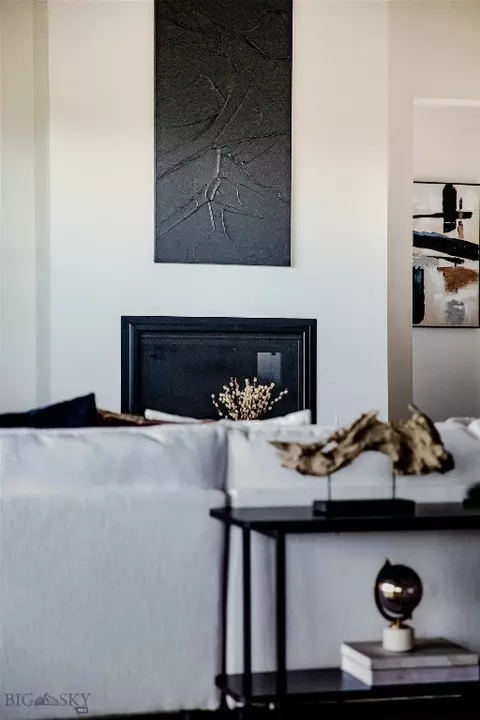 Living - 374 Cushing Ln, Manhattan, MT 59741 photo 4 of 7