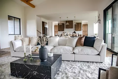 Living - 374 Cushing Ln, Manhattan, MT 59741 photo 3 of 7